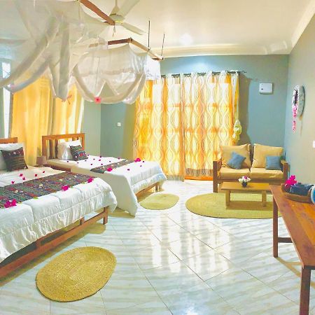 Uroa Getaway Bed & Breakfast Екстериор снимка