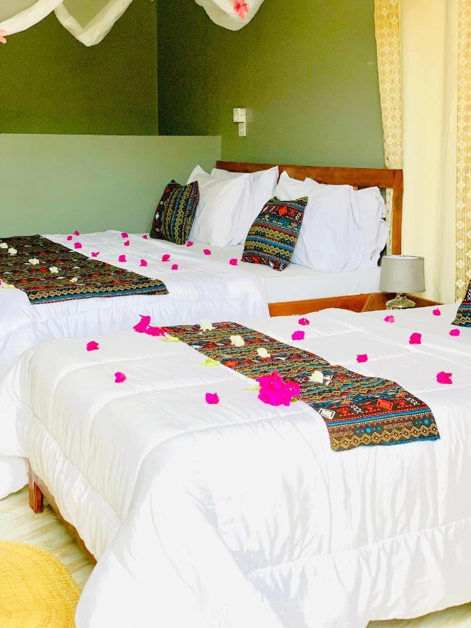 Uroa Getaway Bed & Breakfast Екстериор снимка