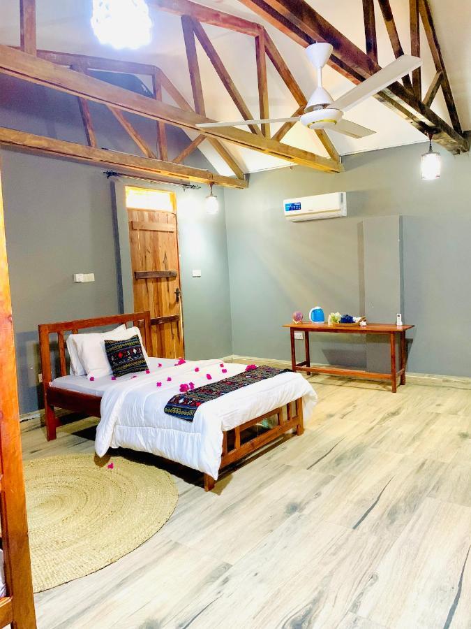 Uroa Getaway Bed & Breakfast Екстериор снимка